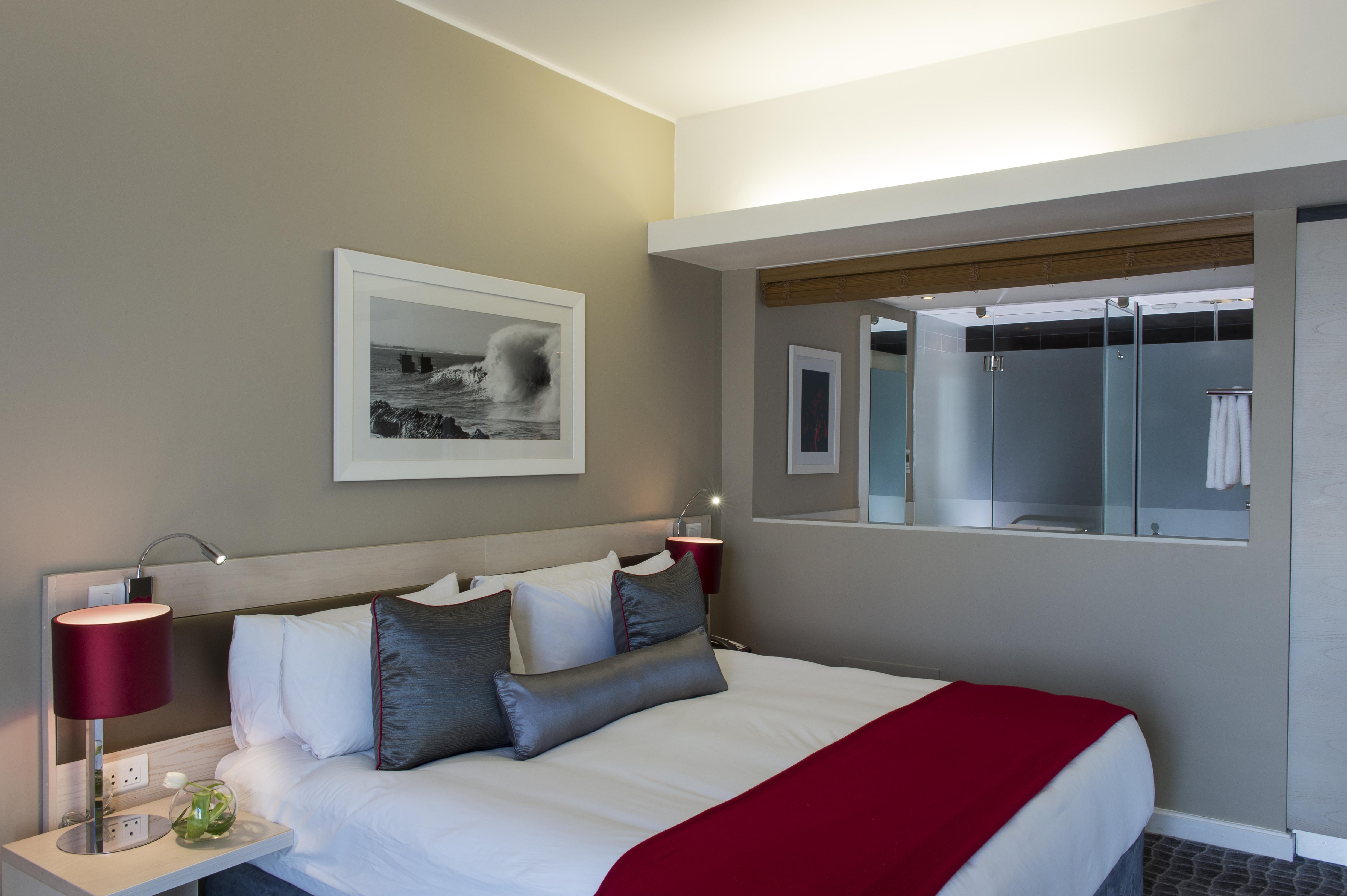 Radisson Blu Hotel, Порт-Элизабет Экстерьер фото A bedroom at the Cape Town International Convention Centre