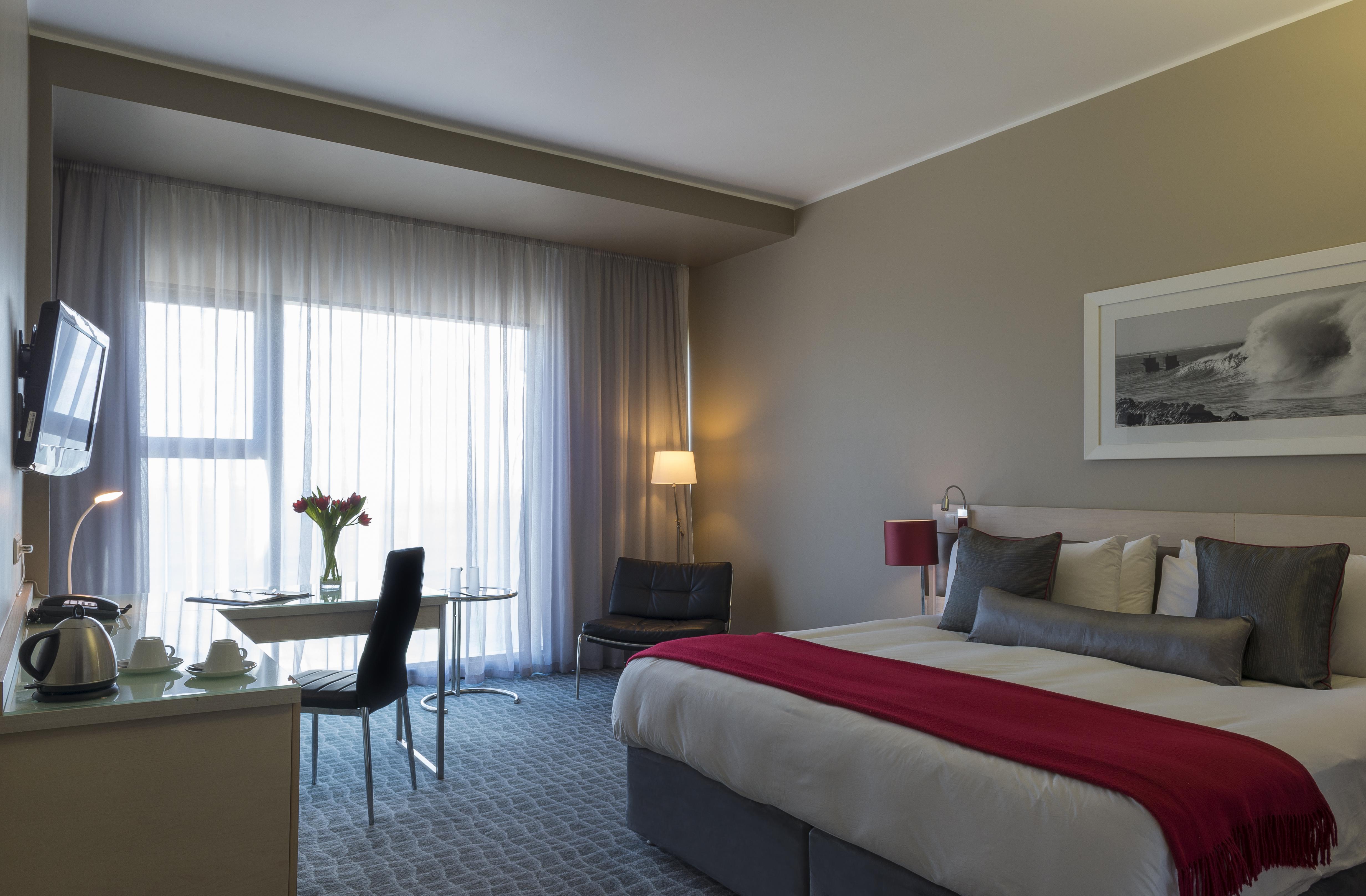 Radisson Blu Hotel, Порт-Элизабет Экстерьер фото A room at the hotel