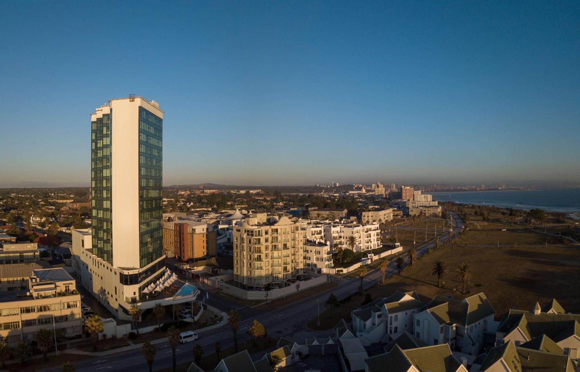 Radisson Blu Hotel, Порт-Элизабет Экстерьер фото Aerial view of the East Village neighborhood