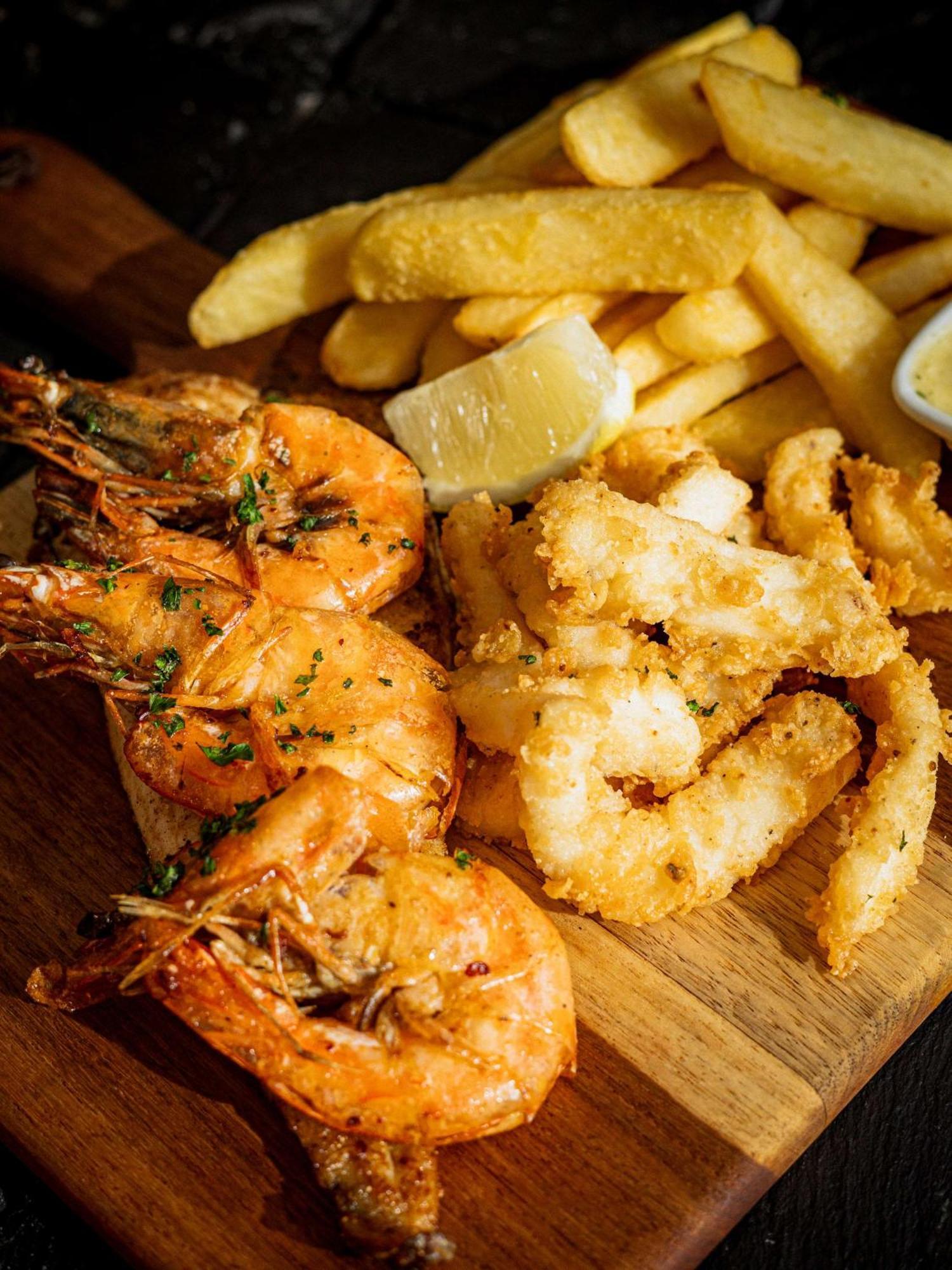 Radisson Blu Hotel, Порт-Элизабет Экстерьер фото Seafood platter